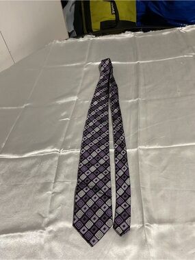 Men's Geometric Purple Silk-Blend Tie with Light Accents